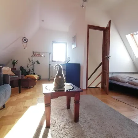 Lakelove Haziko Sopron- Erdo Es Topart Mellett *